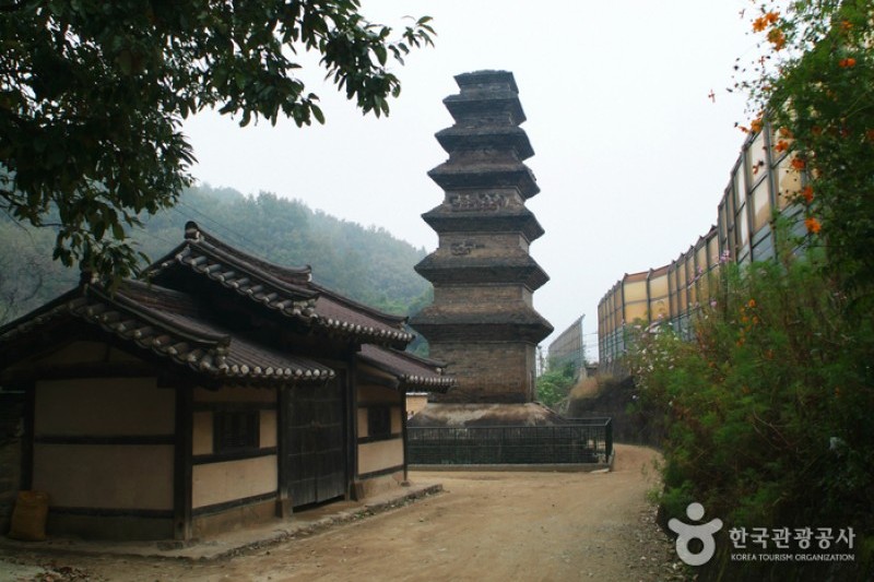 新世洞七層塼塔