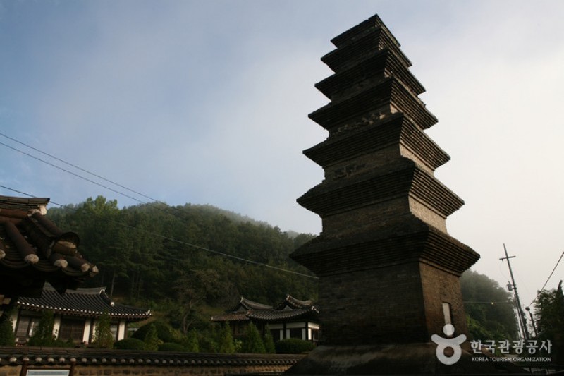 新世洞七層塼塔