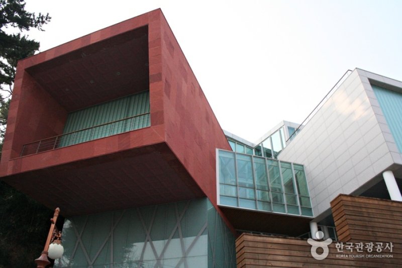 昌原市立馬山 文信美術館