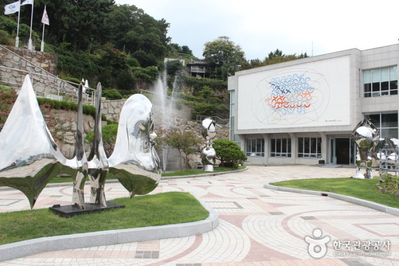 昌原市立馬山 文信美術館