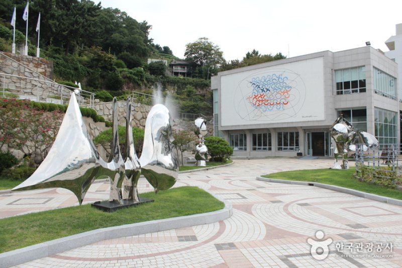 昌原市立馬山 文信美術館