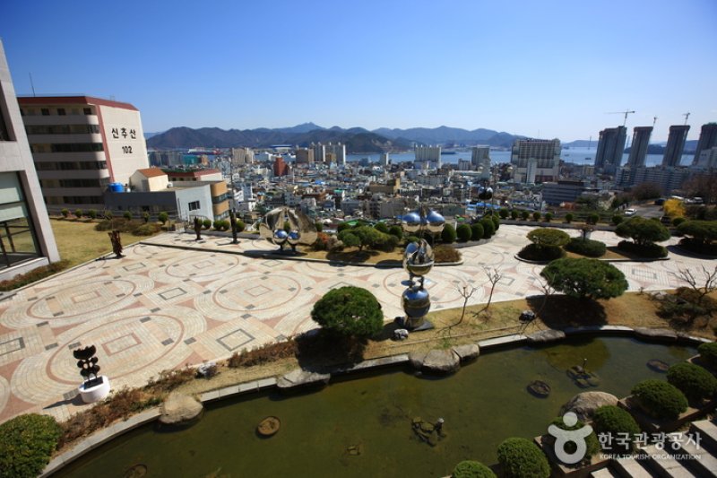 昌原市立馬山 文信美術館