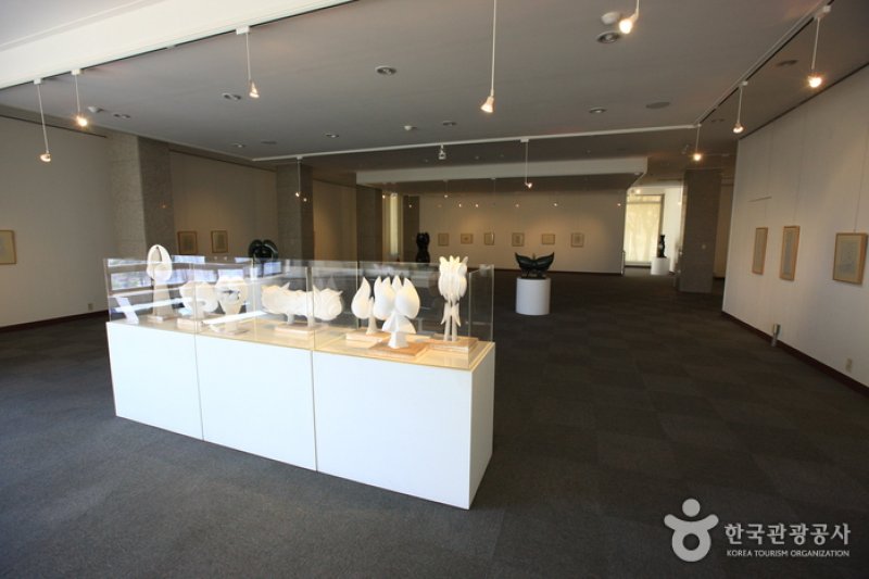 昌原市立馬山 文信美術館