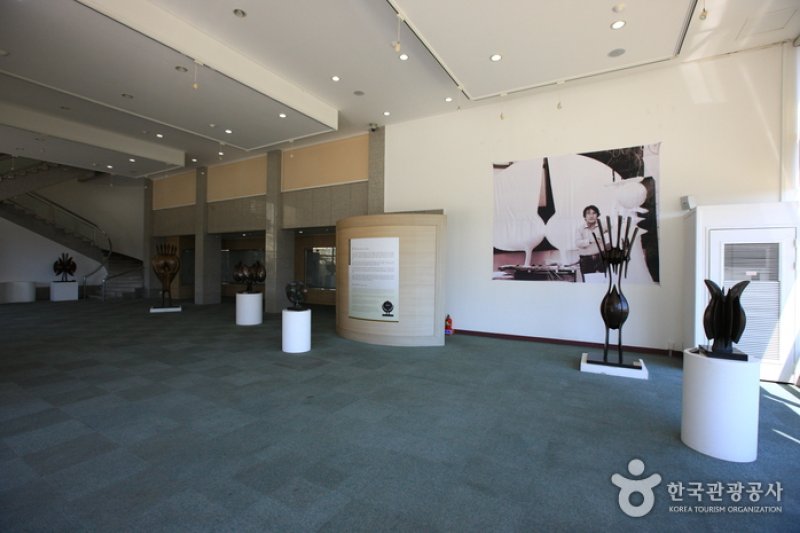 昌原市立馬山 文信美術館