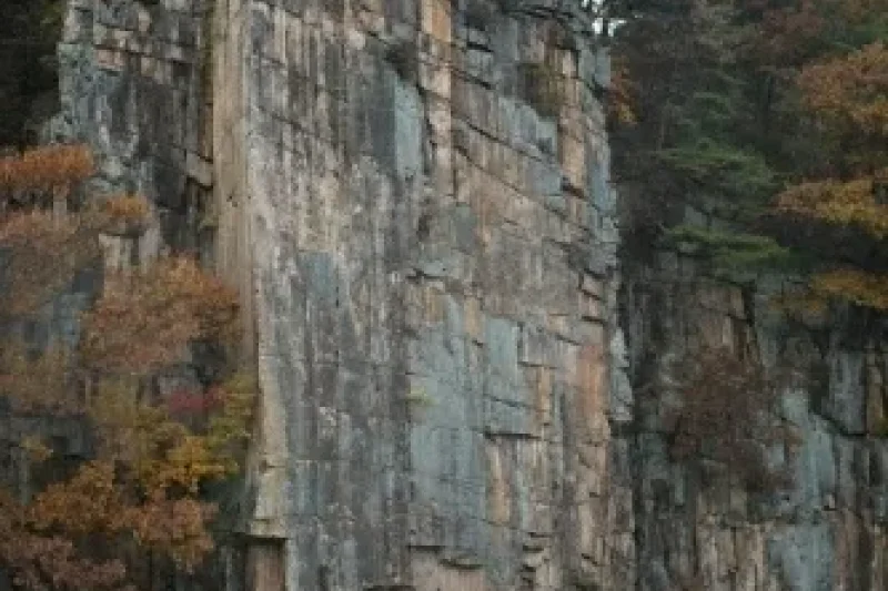 丹陽 舎人岩（단양 사인암）