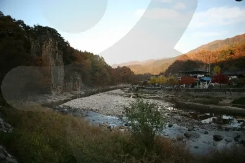 丹陽 舎人岩（단양 사인암）