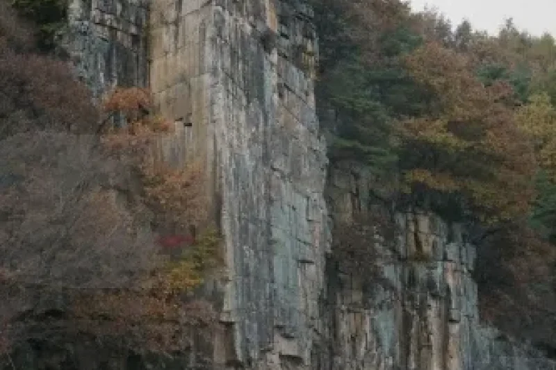 丹陽 舎人岩（단양 사인암）