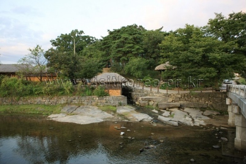 牙山外岩民俗村