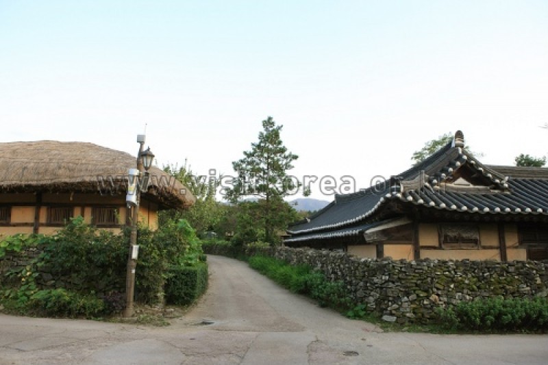 牙山外岩民俗村