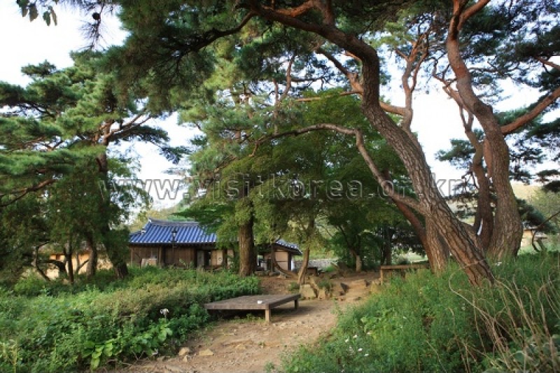 牙山外岩民俗村