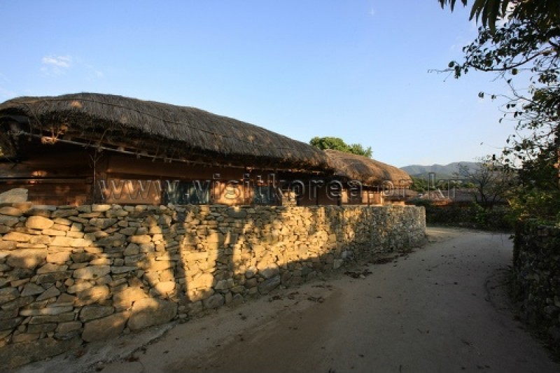 牙山外岩民俗村
