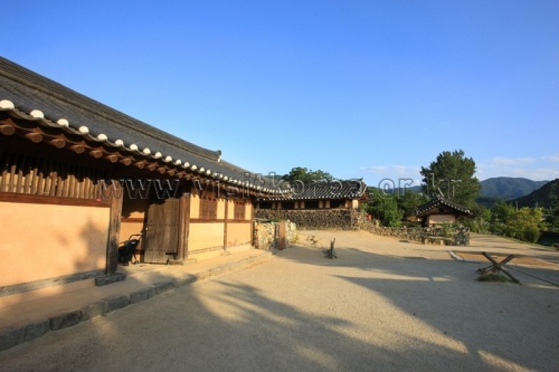 牙山外岩民俗村