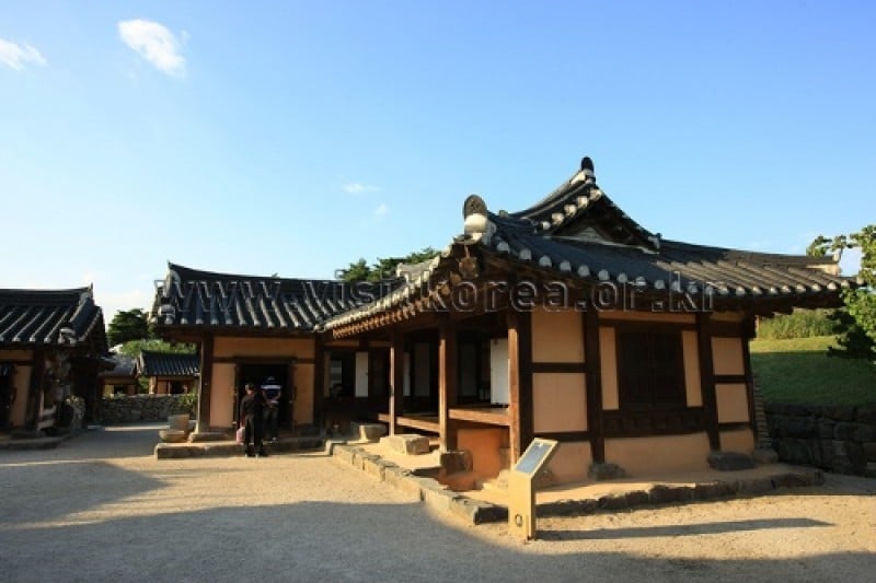 牙山外岩民俗村