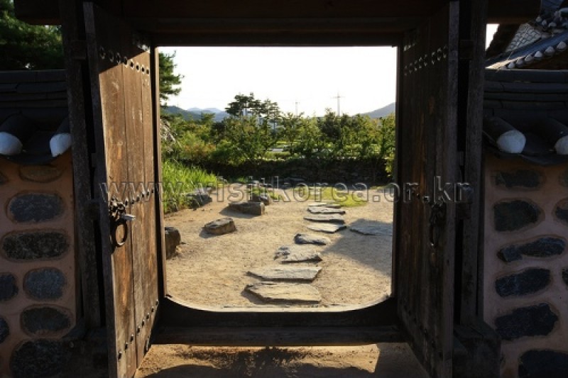 牙山外岩民俗村