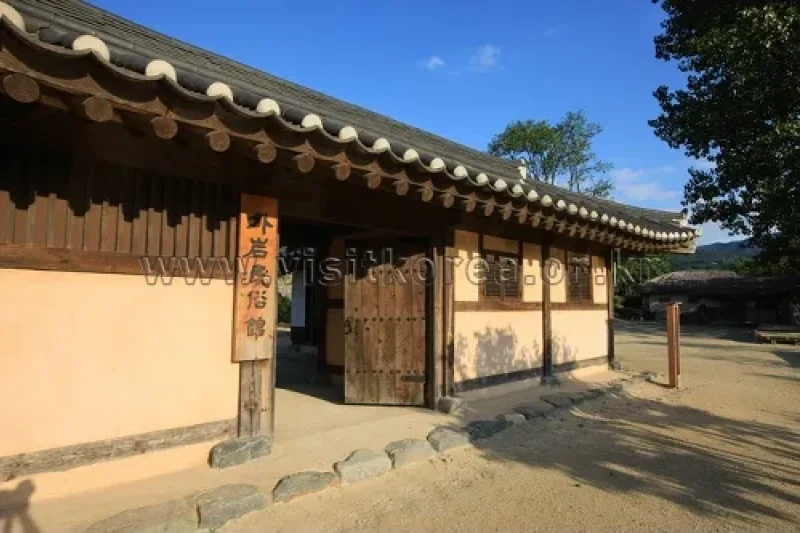 牙山外岩民俗村