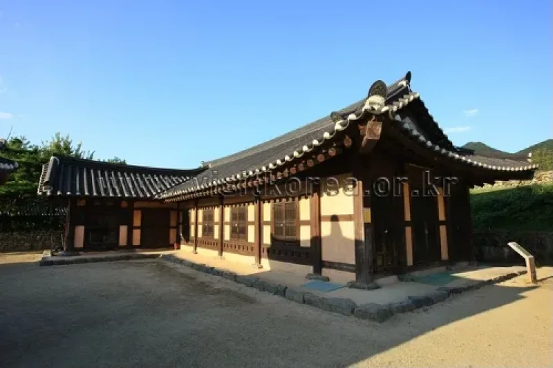 牙山外岩民俗村