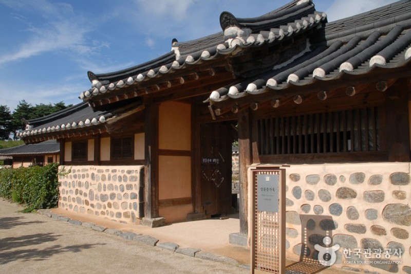 牙山外岩民俗村