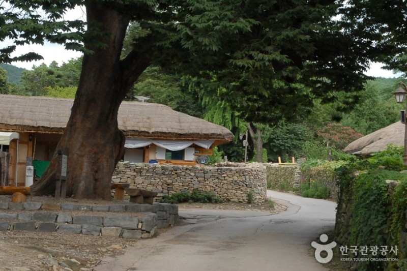 牙山外岩民俗村