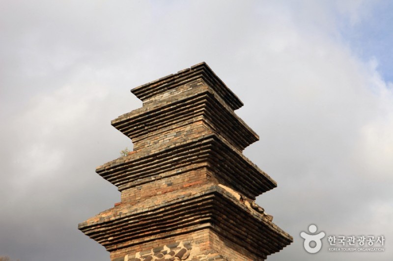 新世洞七層塼塔