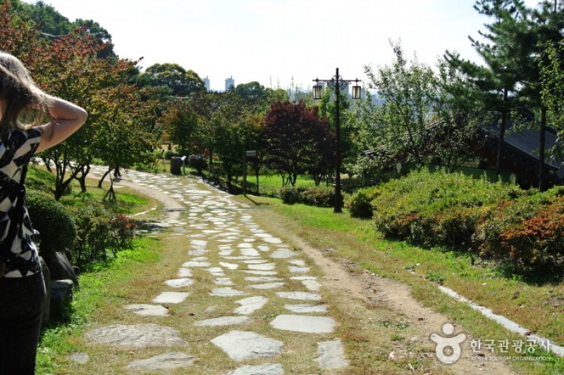 尤庵史跡公園