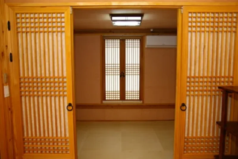 外岩村