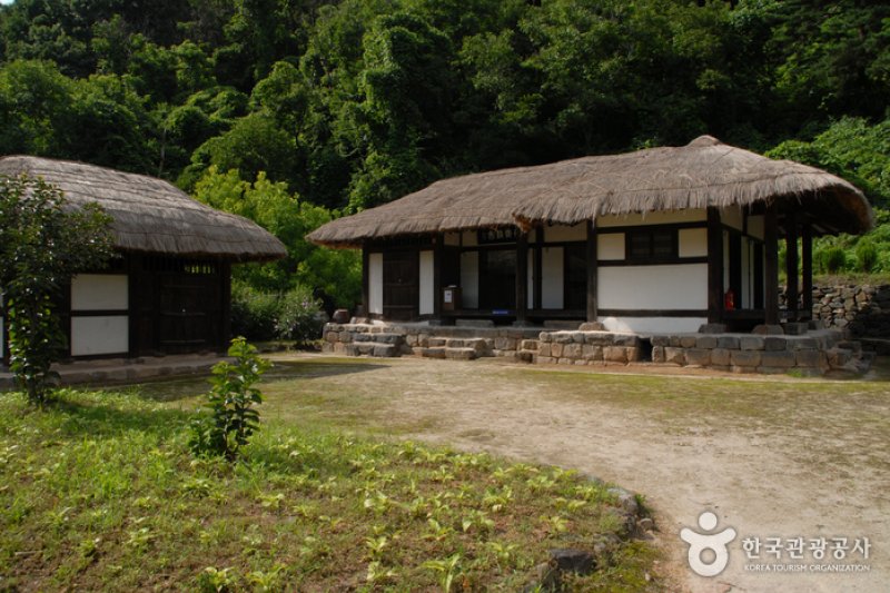 丹斎・申采浩先生生家址（단재 신채호선생생가지）
